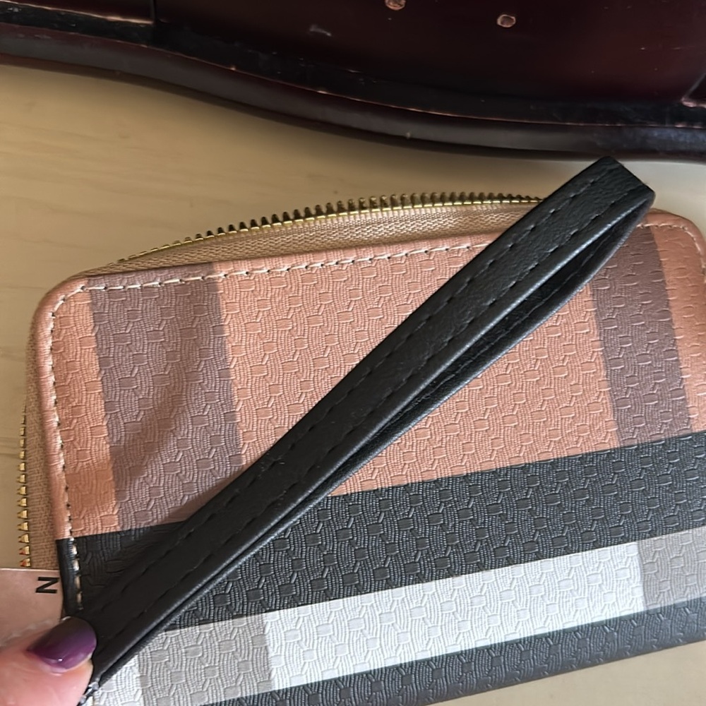 Iconic Bags wristlet - Picture 5 of 6